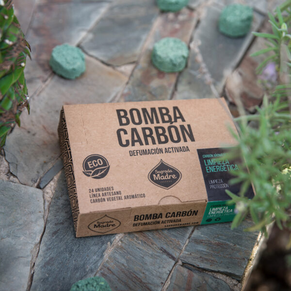 Composición: Harina de eucalipto, carbón vegetal, esencia concentrada, aglutinante a base de plantas.